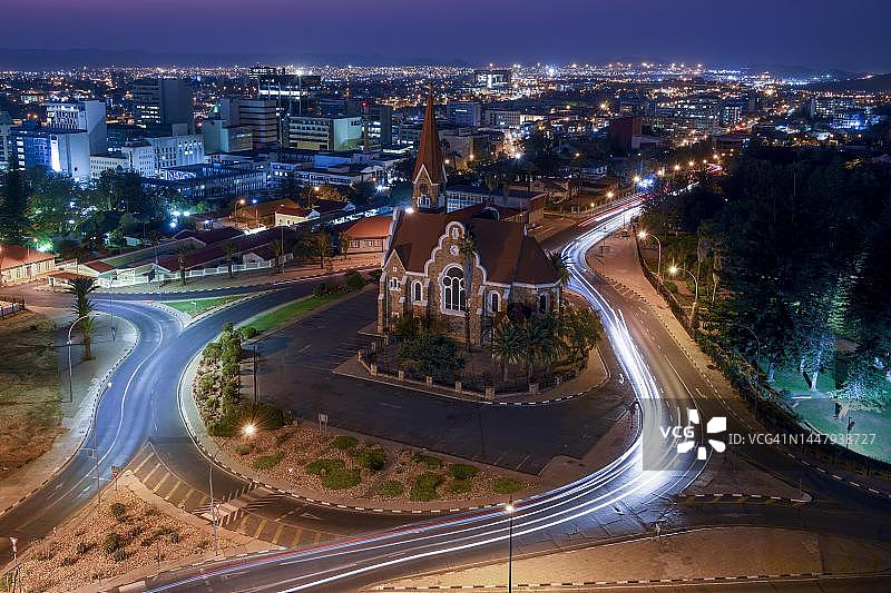 纳米比亚温得和克基督路德教堂（1910年）的蓝色时刻图片素材