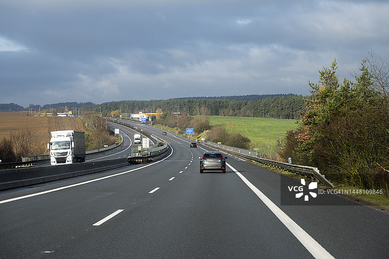 比尔森附近的公路图片素材