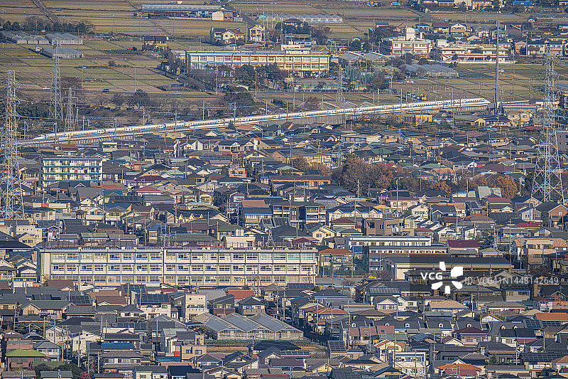 日本神奈川县铁路旁的住宅区图片素材