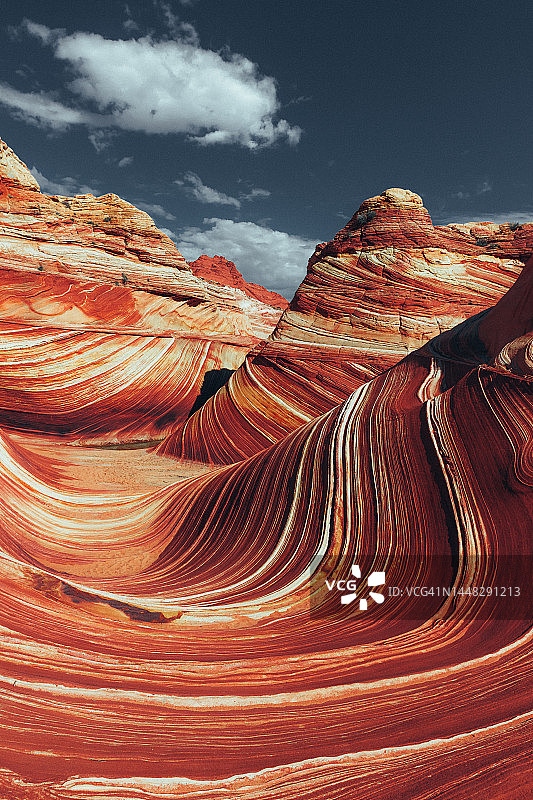 波浪岩层图片素材