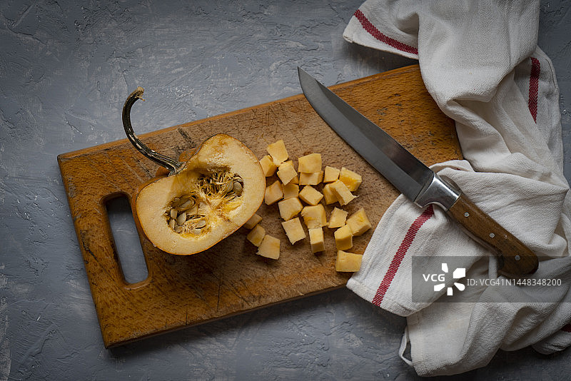 木头上的南瓜图片素材