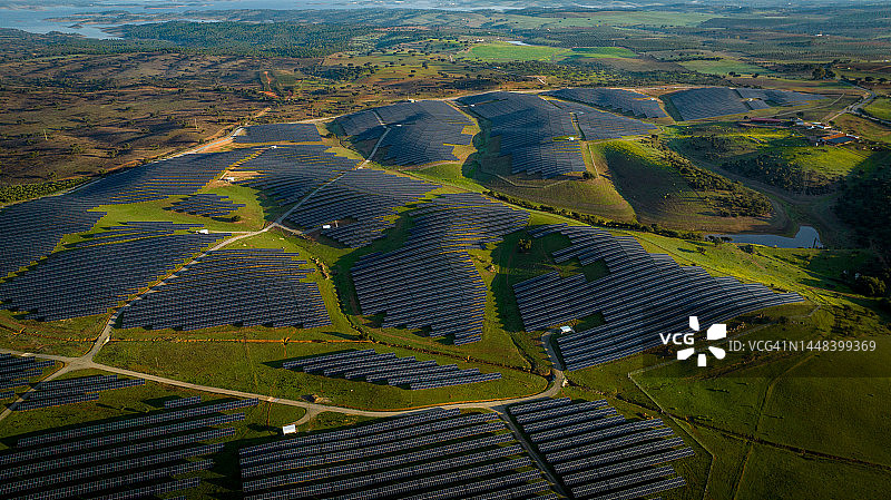 葡萄牙南部太阳能电厂航拍图图片素材