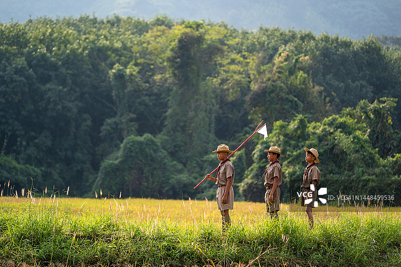 森林中的童子军图片素材