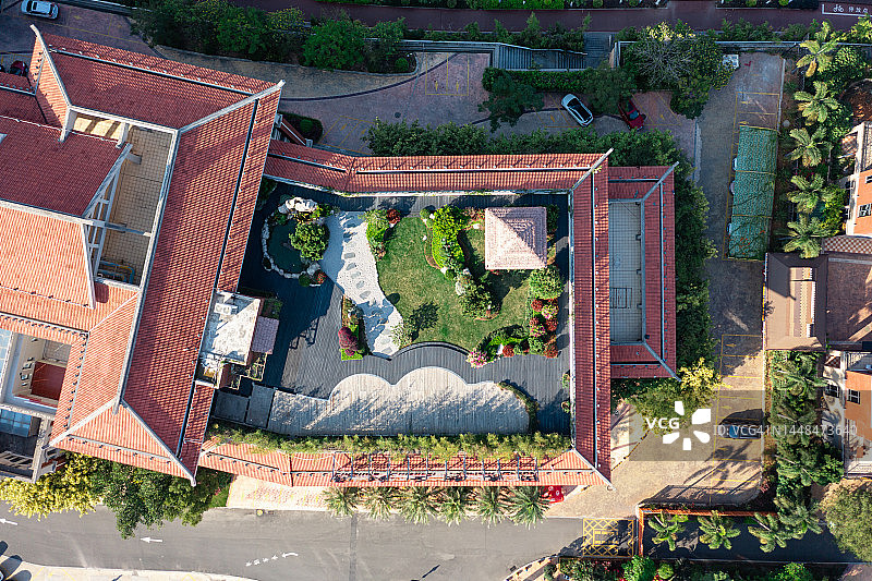 现代住宅屋顶花园航拍图片素材