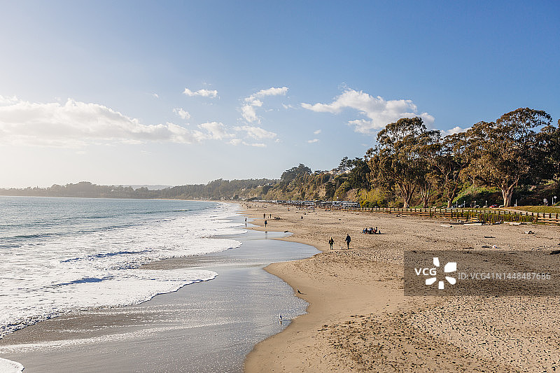 加利福尼亚州圣克鲁斯县海崖州立海滩的鸟瞰图图片素材