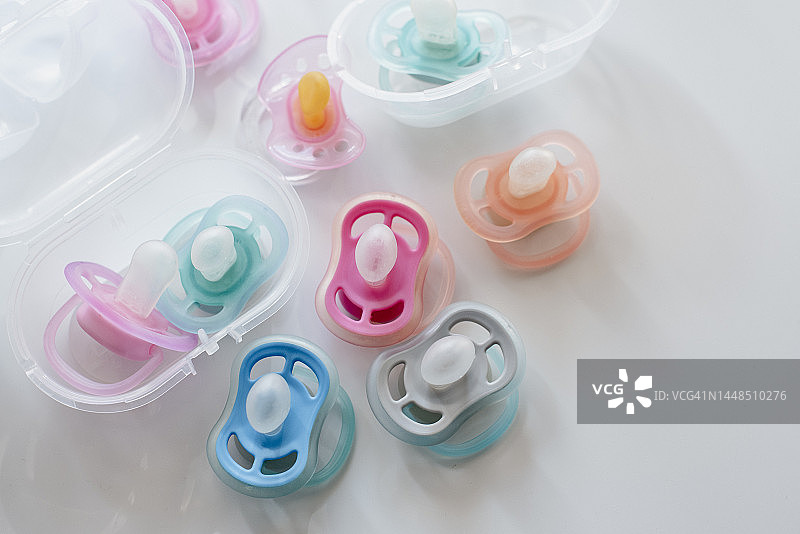 婴儿奶嘴图片素材