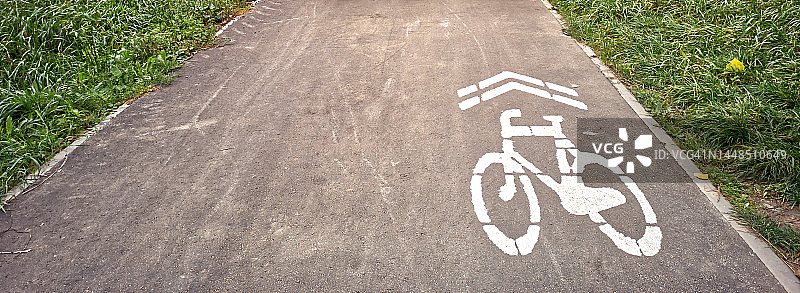 夏季自行车路线图片素材