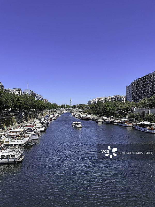 巴黎阿森纳和巴士底港口图片素材