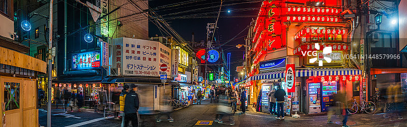 日本大阪道顿堀繁忙街道夜景图片素材