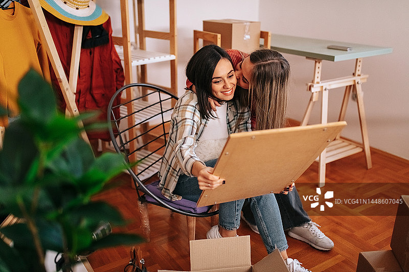 装饰墙壁的画作图片素材