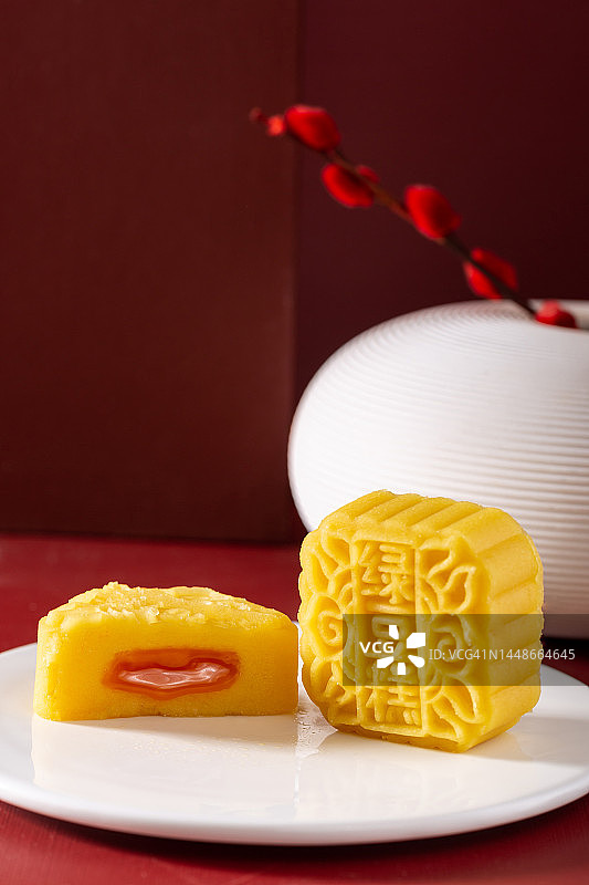 月饼，中国传统美食静物拍摄图片素材