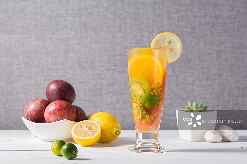 中餐，夏日清凉饮品，果汁奶茶，中式外卖热销。图片素材