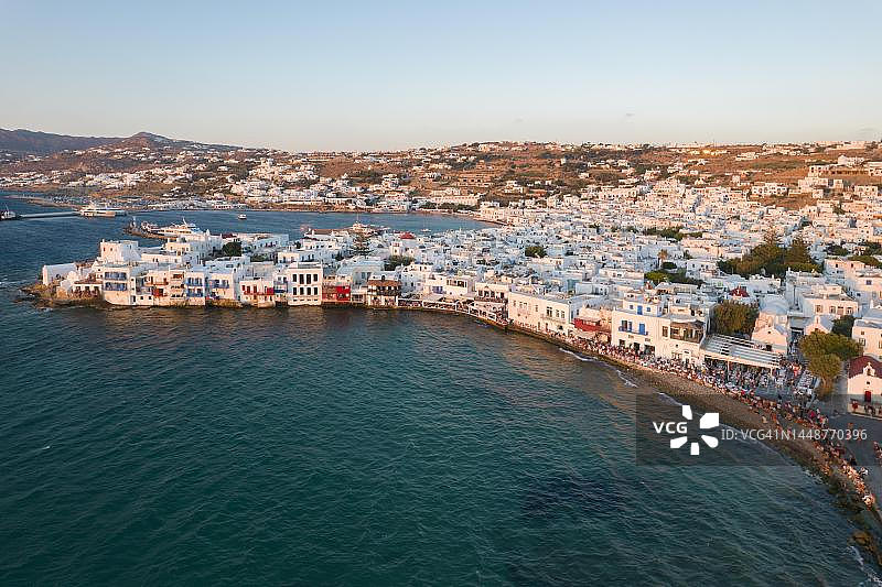 希腊米科诺斯岛城镇的“小威尼斯”图片素材