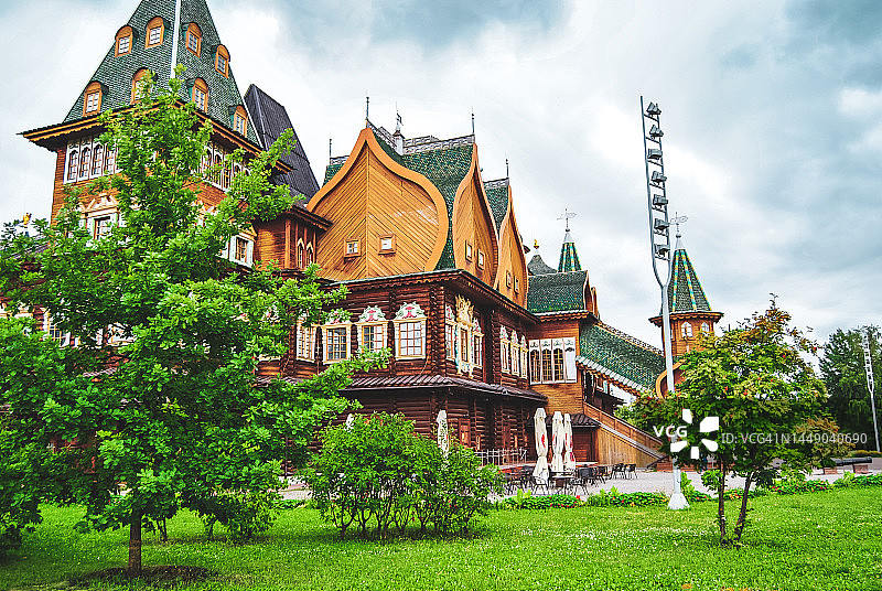 俄罗斯莫斯科科洛缅斯科耶的阿列克谢·米哈伊洛维奇沙皇木制宫殿图片素材