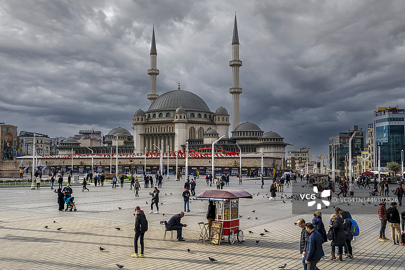 塔克西姆清真寺和塔克西姆广场图片素材