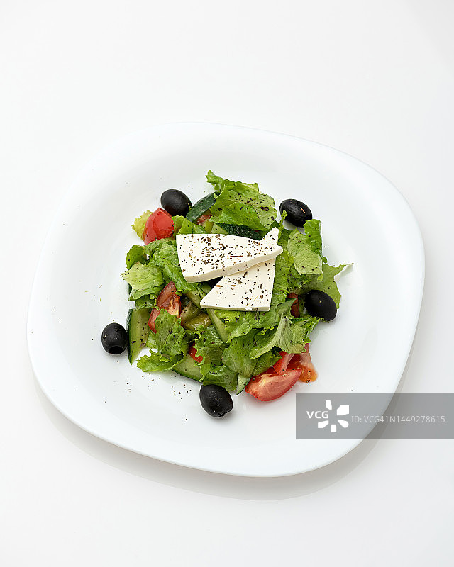 含菲达奶酪的健康蔬菜沙拉图片素材