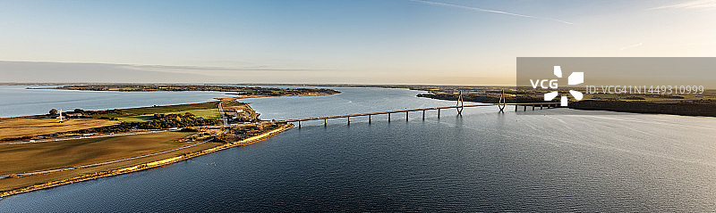 丹麦法罗大桥全景图片素材