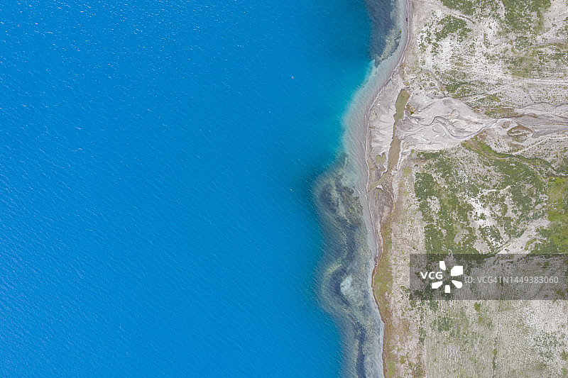 中国西藏自治区的湖泊自然风光图片素材