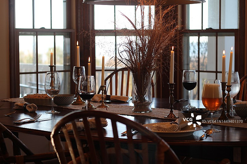 感恩节餐桌布置：坦吉尔海峡，东海岸，切萨皮克湾图片素材