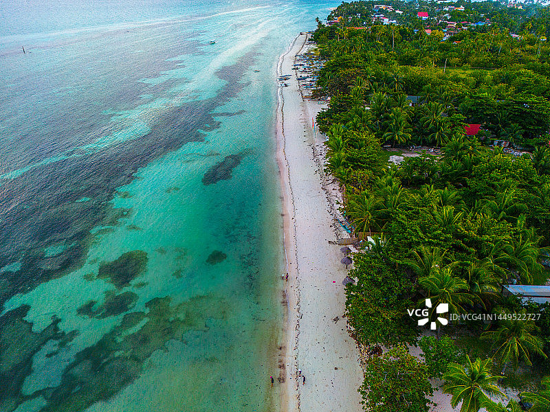 菲律宾宿务圣菲的桑迪公共海滩图片素材