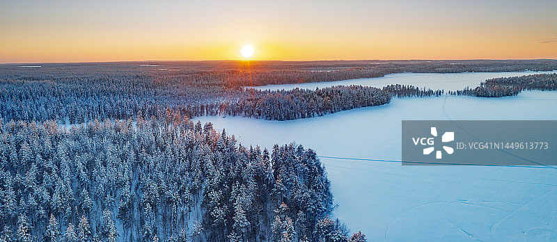 冬季森林，芬兰拉普兰图片素材