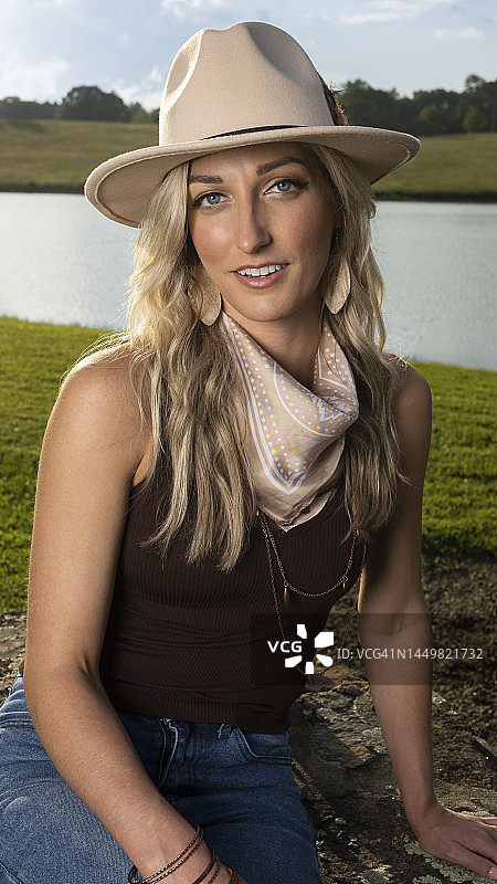 凯拉·麦金尼半身像图片素材