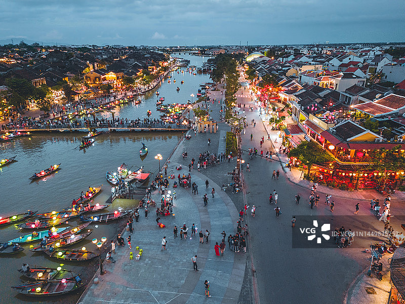 越南会安古镇的灯光全景图片素材