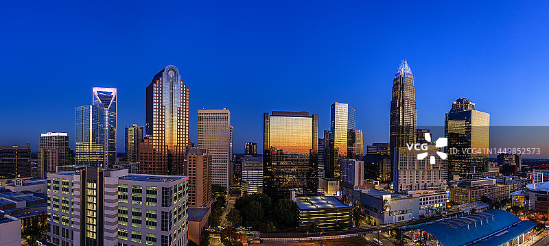 夏洛特北卡罗来纳州黄金时段市中心鸟瞰图片素材