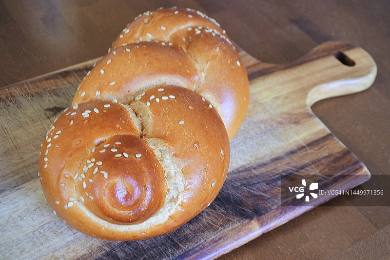 犹太教安息日烘烤的甜面包图片素材