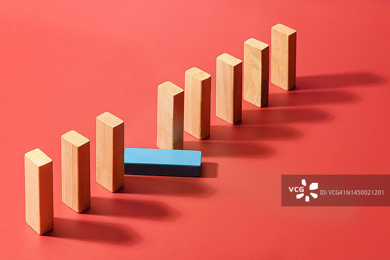关于商业风险、策略和计划的多米诺概念图片素材