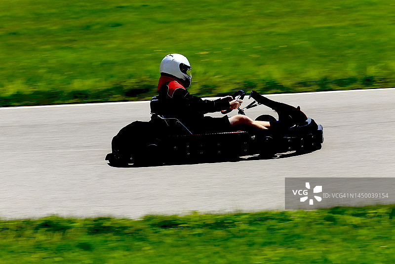 户外卡丁车比赛图片素材