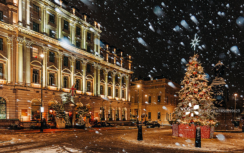 伦敦的圣诞节雪景图片素材