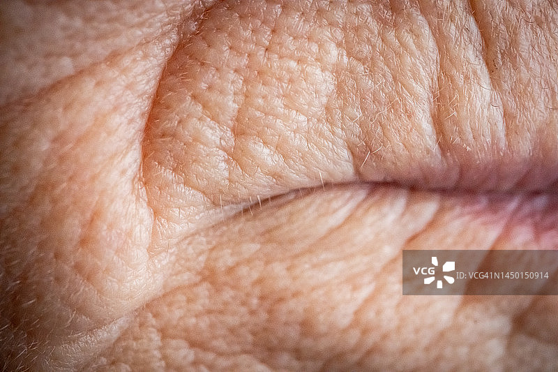 老龄褶皱的嘴图片素材