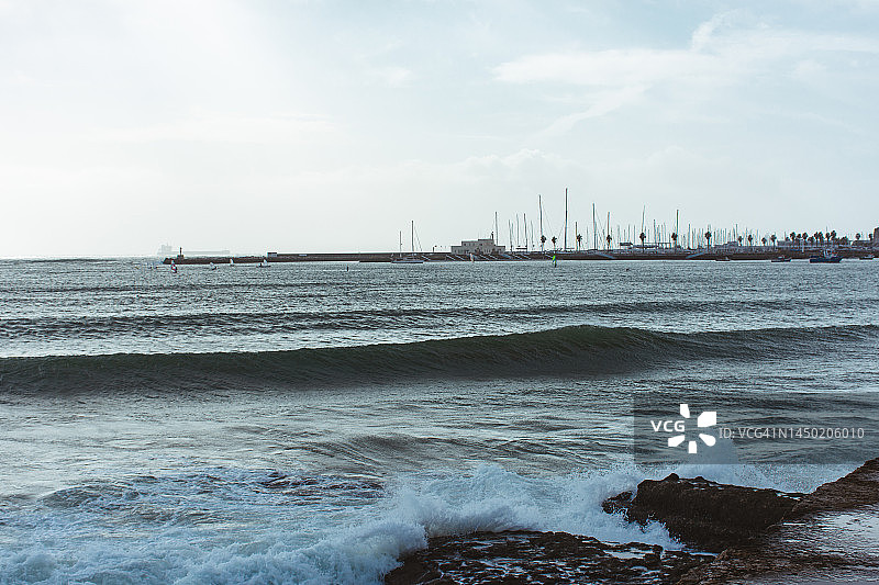 海岸边的海浪图片素材