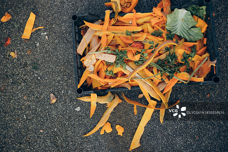 市场结束后广场上的垃圾图片素材