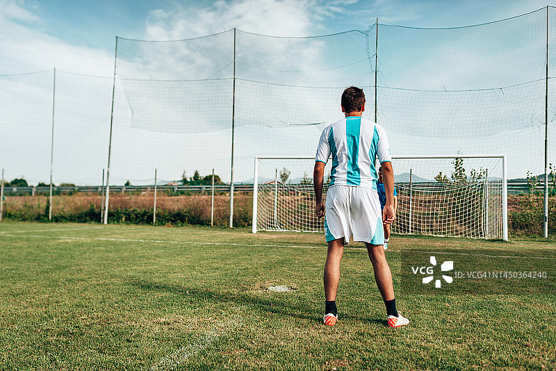阿根廷足球运动员准备点球图片素材