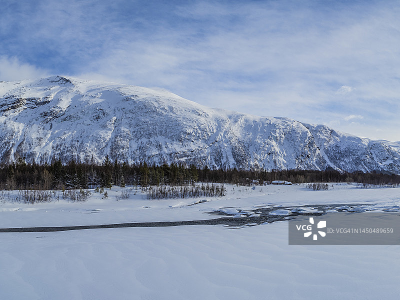 挪威北极圈Lyngen地区的冬季雪景图片素材