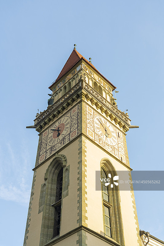 德国巴伐利亚帕绍历史悠久的市政厅钟楼图片素材