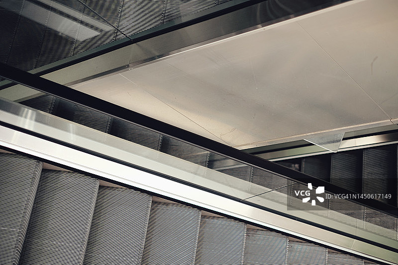无人的自动扶梯图片素材
