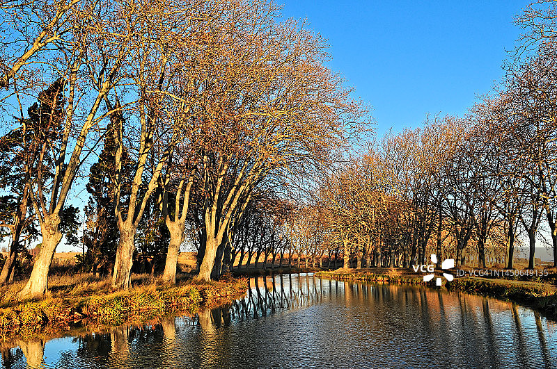 冬季米迪运河景色图片素材