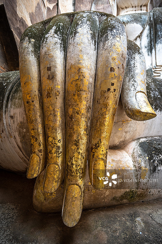 西春寺巨型佛像手指特写，位于素可泰历史公园北部图片素材