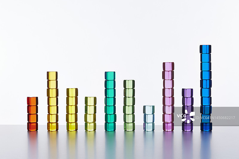 透明彩色立方体的概念图图片素材