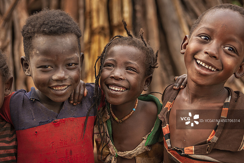 一群非洲儿童，东非图片素材