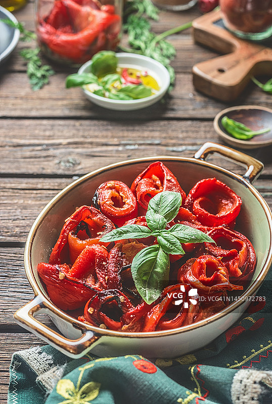 烤红辣椒卷图片素材