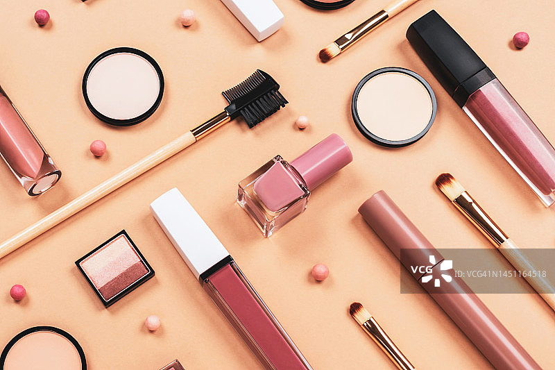 多种美妆产品和化妆品配件图片素材