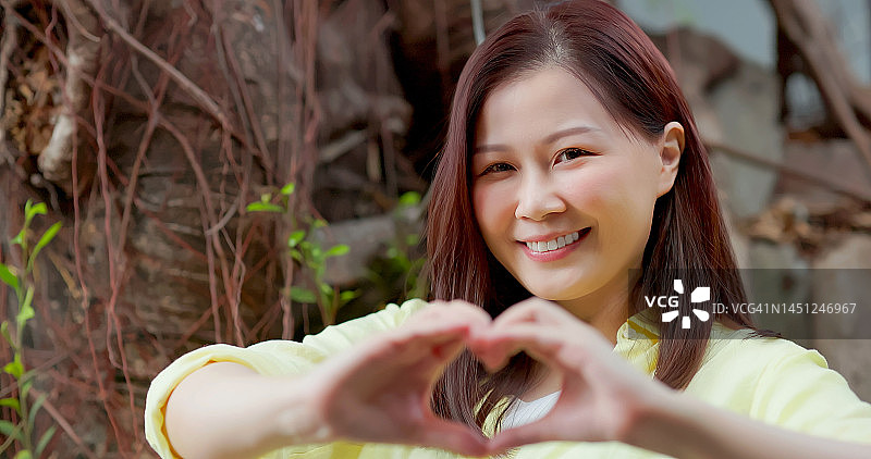 女性宣传自然保护图片素材