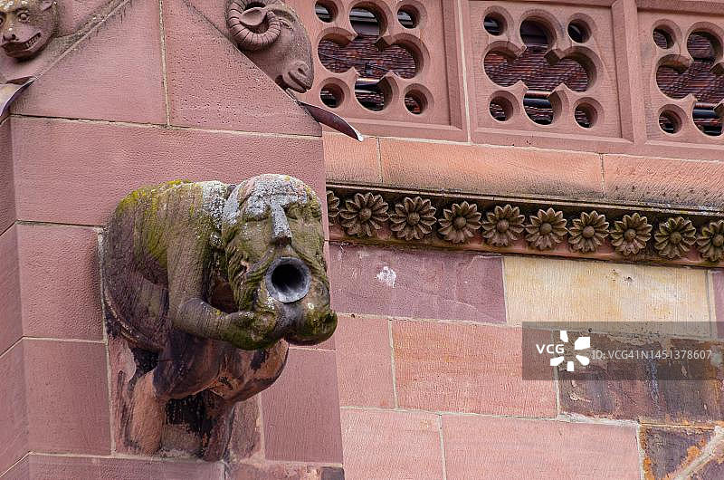 弗赖堡大教堂的滴水嘴兽图片素材