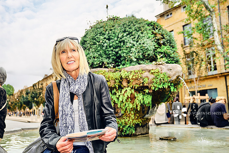 法国普罗旺斯地区艾克斯米拉波大道图片素材