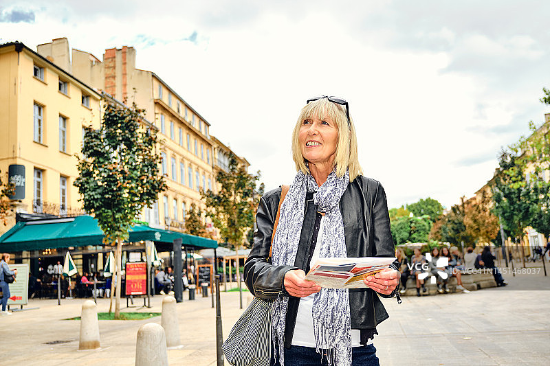 法国普罗旺斯地区艾克斯米拉波大道图片素材