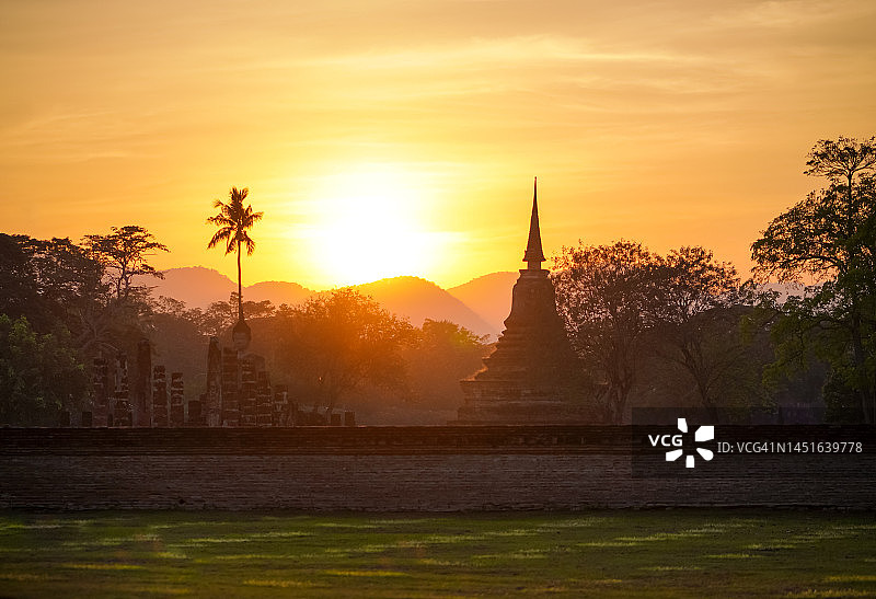 素可泰历史公园的日落图片素材